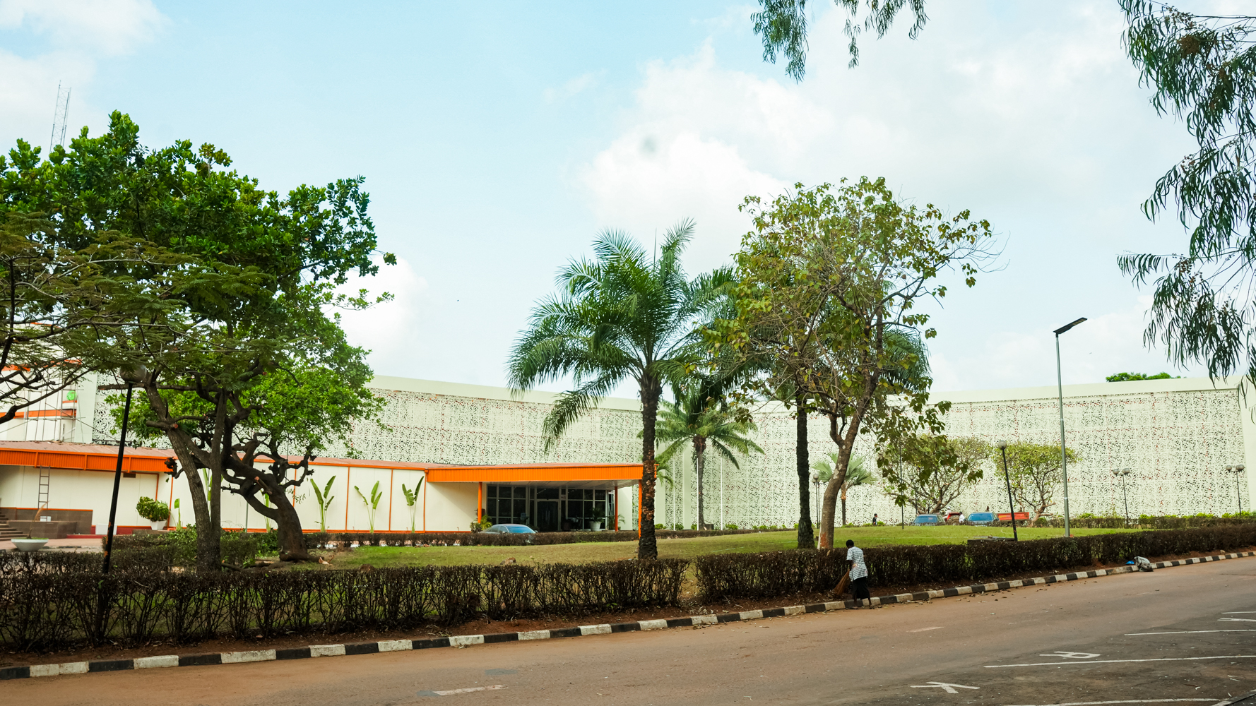 Landmark Nike Lake Resort facade