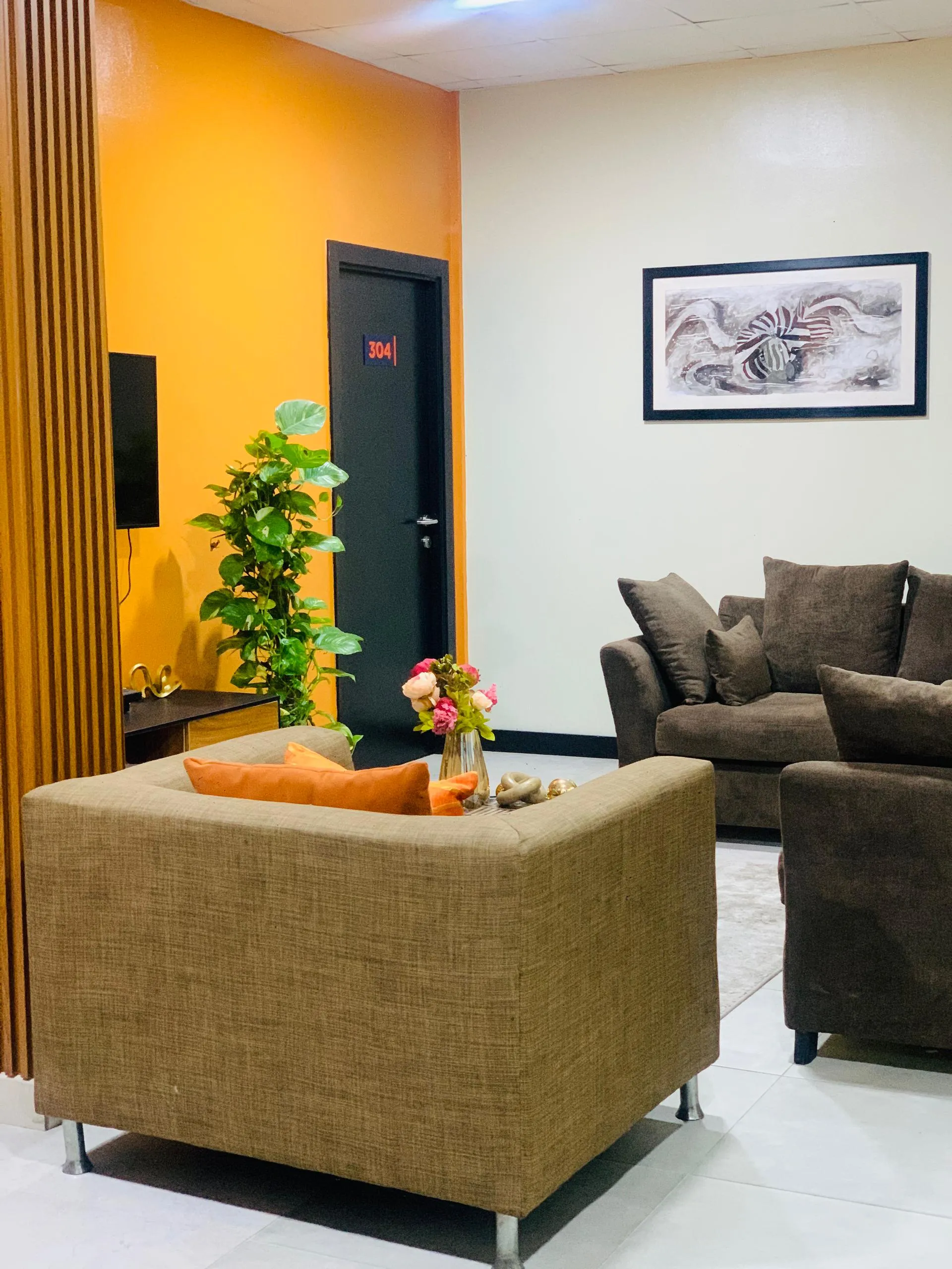 Mini Executive Suite - Partial view